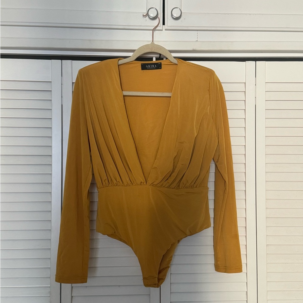 Mustard Yellow Long Sleeved V-Neck Bodysuit with Padded Shoulders💛